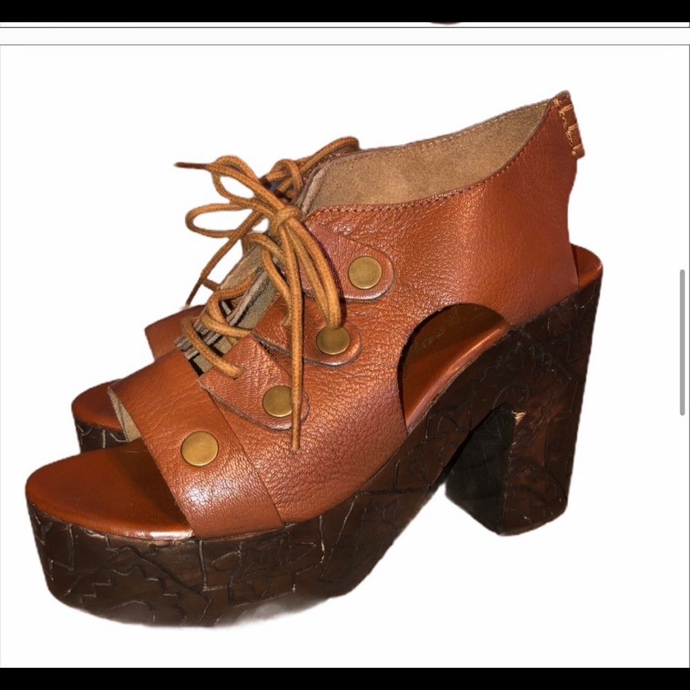 Free People Farrah Platform Heeled Clogs in Whiskey - Picture 8 of 11